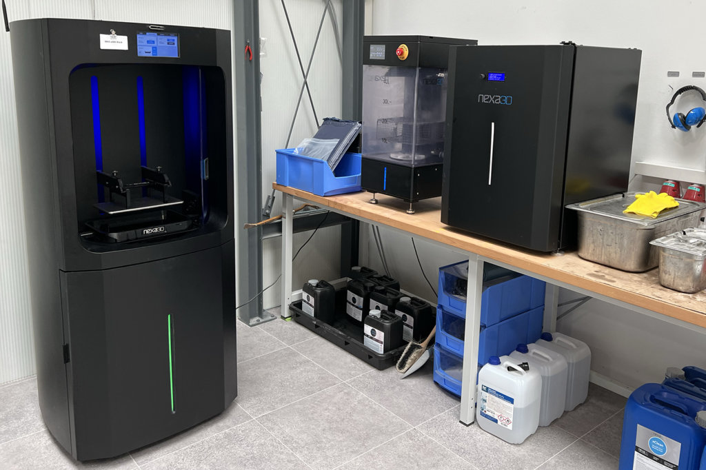 Using the NXE 400 and its LSPc technology, Murtfeldt is able to produce about 12 connectors per hour.